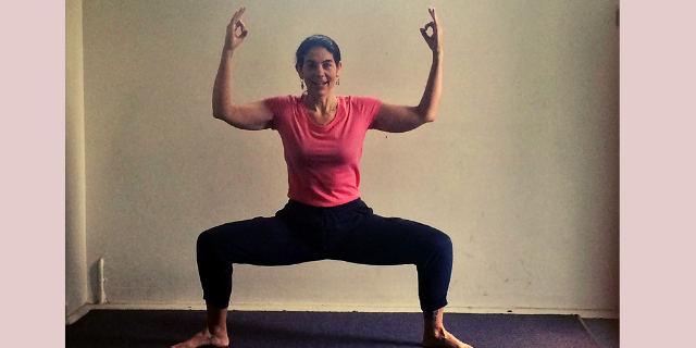 Utkata konasa, la forza e il coraggio del principio femminile - Vivere.yoga  - Vivere lo Yoga Eventi